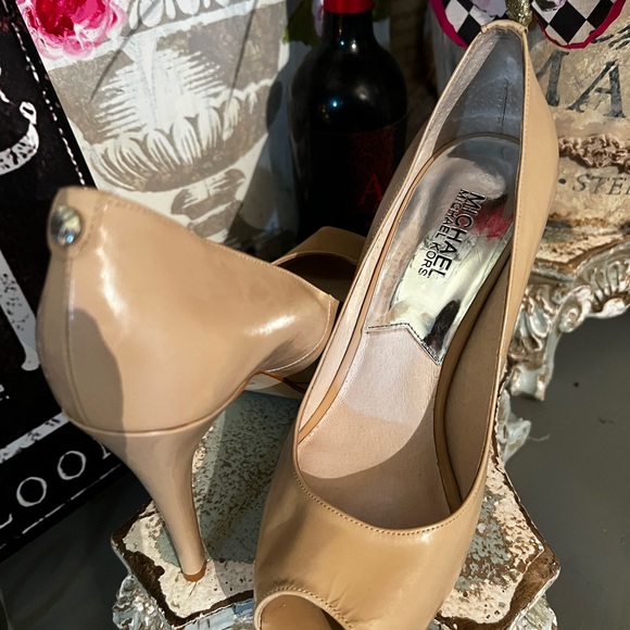 Michael Kors open toe heel Excellent condition only worn a couple of times - Picture 2 of 5